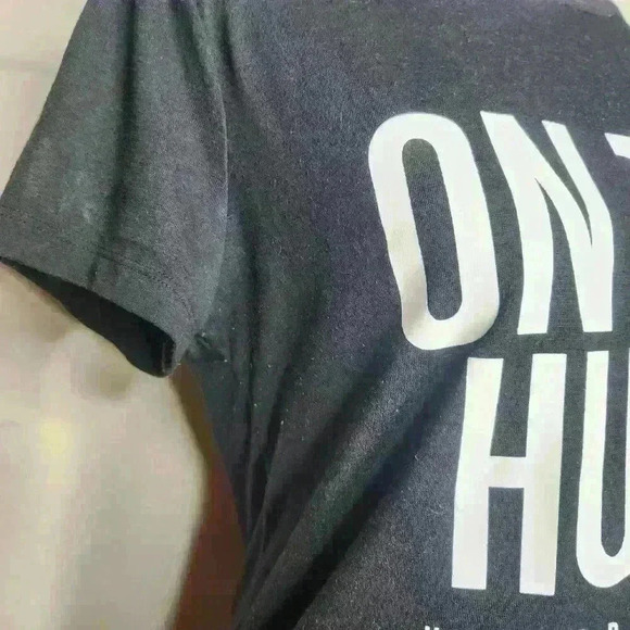 Victoria's Secret women's black tee "on the hunt" victoria sport size medium - Picture 3 of 4